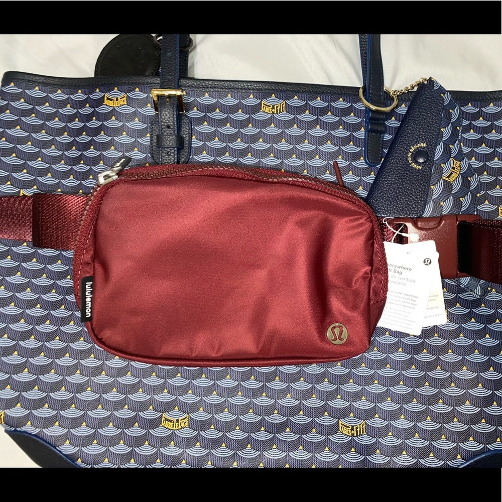 NFS💢 LULULEMON EVERYWHERE BELT BAG - Picture 1 of 15